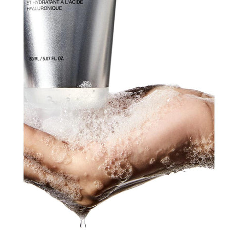 Soonsu Beauty 8 Hyaluronic Acid Moisturizing Gentle Gel Cleanser texture close-up