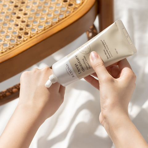 BEYOND Deep Moisture Smoothing Hand Cream 100 ml - Musk & Apple Scent (Large)