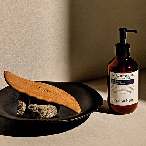Nard Therapy Body Oil & Wood Gua Sha 3-Piece Gift Set (Body Oil 300ml + Wood Gua Sha + Cotton Travel Pouch)