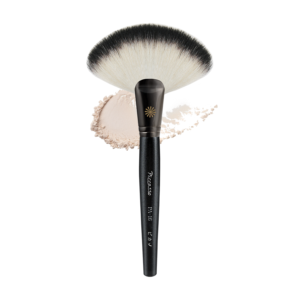 Picasso PA16 Fan Powder Brush (1 pc)