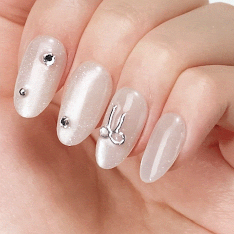 Dashing Diva Magic Press Serin (Almond) Nail Tips