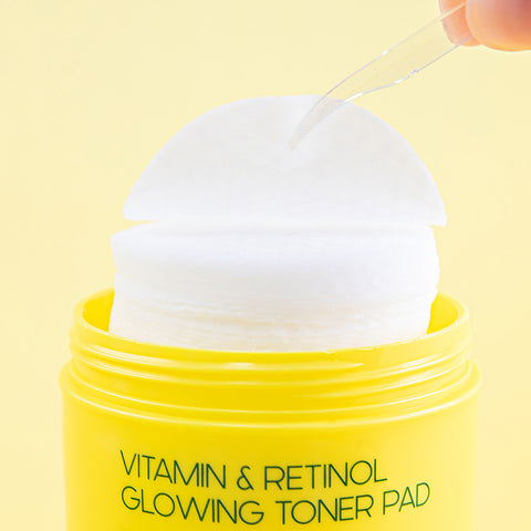 Farmstay Vitamin & Retinol Glowing Toner Pads (70 pads)