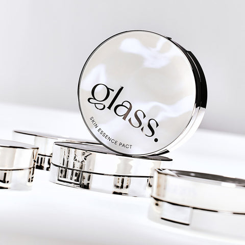 AGE20'S Glass Skin Essence Pact 12.5g (2 Full + 2 Refill) + Lip Balm & 5 Puffs