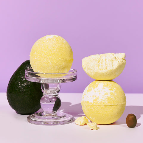 Chasing Rabbit To The Moon Bath Bomb 180g x2 (Vegan Rosewood Scent)
