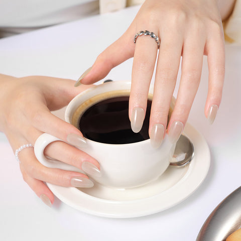 Dashing Diva Magic Press Oat Beige (Almond) Nail Tips