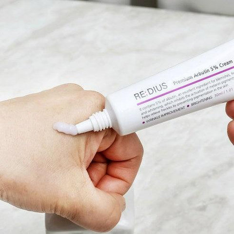 Soonsu Beauty Premium Arbutin 5 % Cream side view