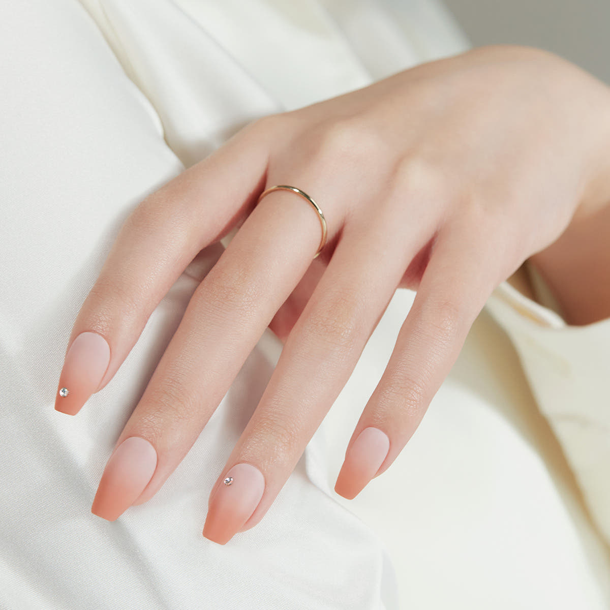 Dashing Diva Magic Press Pig Beige (Coffin) Nail Tips