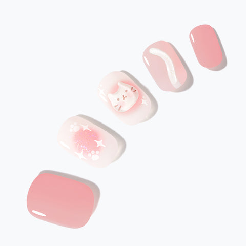 Dashing Diva Magic Press Cheek Miyu (Regular Round) Nail Tips
