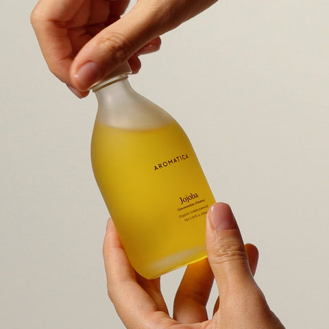 Aromatica Organic Golden Jojoba Oil 100ml & Dolphin Body Gua Sha Massage Duo