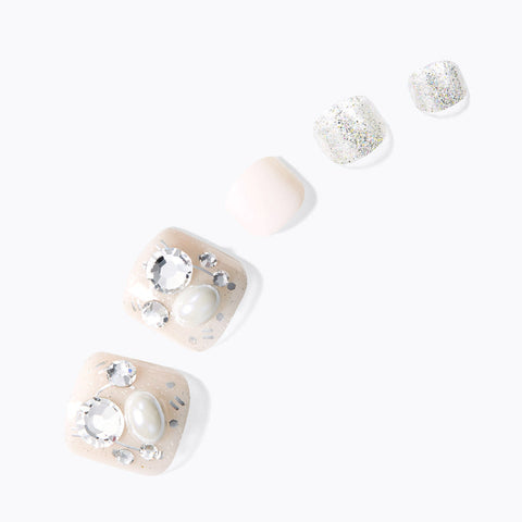 Dashing Diva Magic Press Pedicure White Pearl