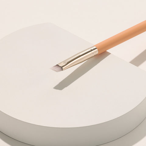 The Tool Lab 217 Triangle Zone Eyeliner & Brow Brush