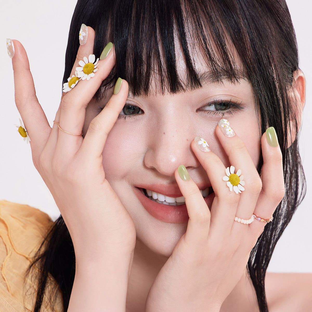 Dashing Diva Magic Press Flowering (Regular Round) Nail Tips