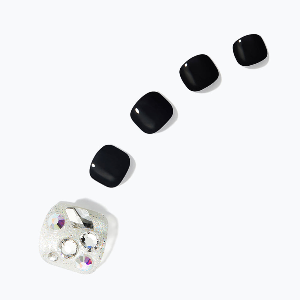 Dashing Diva Magic Press Pedicure Black Sapphire