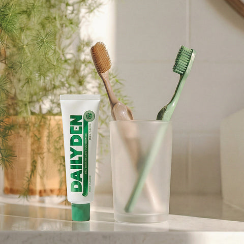 Byour DailyDen Giant Wing Toothbrush 7-count + Fluoride Bad-Breath Care Toothpaste 2 x 100g