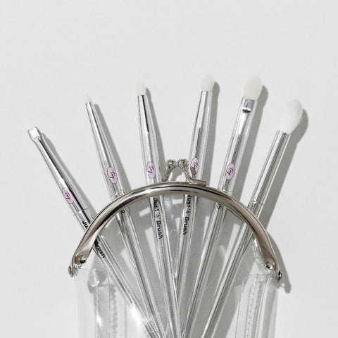 TooQ Just Tuk Eyeshadow Brush