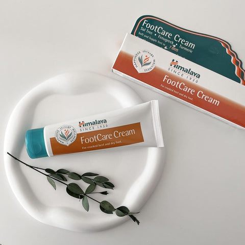 Himalaya Foot Care Exfoliating Cream 75g + Glass Foot File Set
