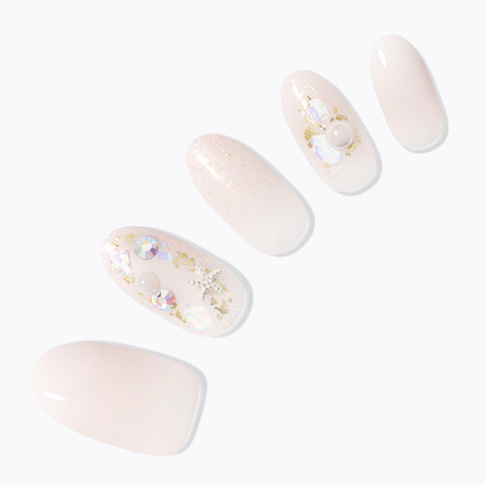 Dashing Diva Magic Press White Beach (Almond) Nail Tips