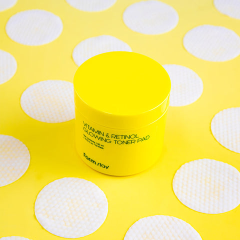 Farmstay Vitamin & Retinol Glowing Toner Pads (70 pads)