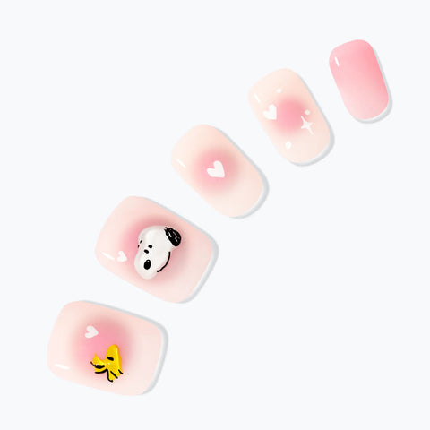Dashing Diva x Peanuts Magic Press Lovely Snoopy (Regular Round) Nail Tips