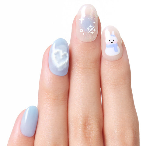 Dashing Diva Magic Press Snow Bunny (Oval) Nail Tips