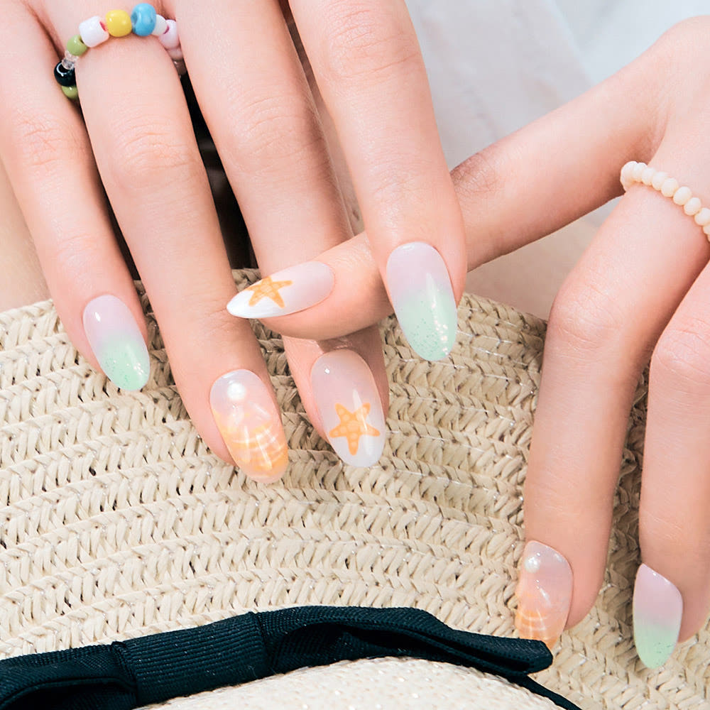 Dashing Diva Magic Press Ocean Glow (Almond) Nail Tips