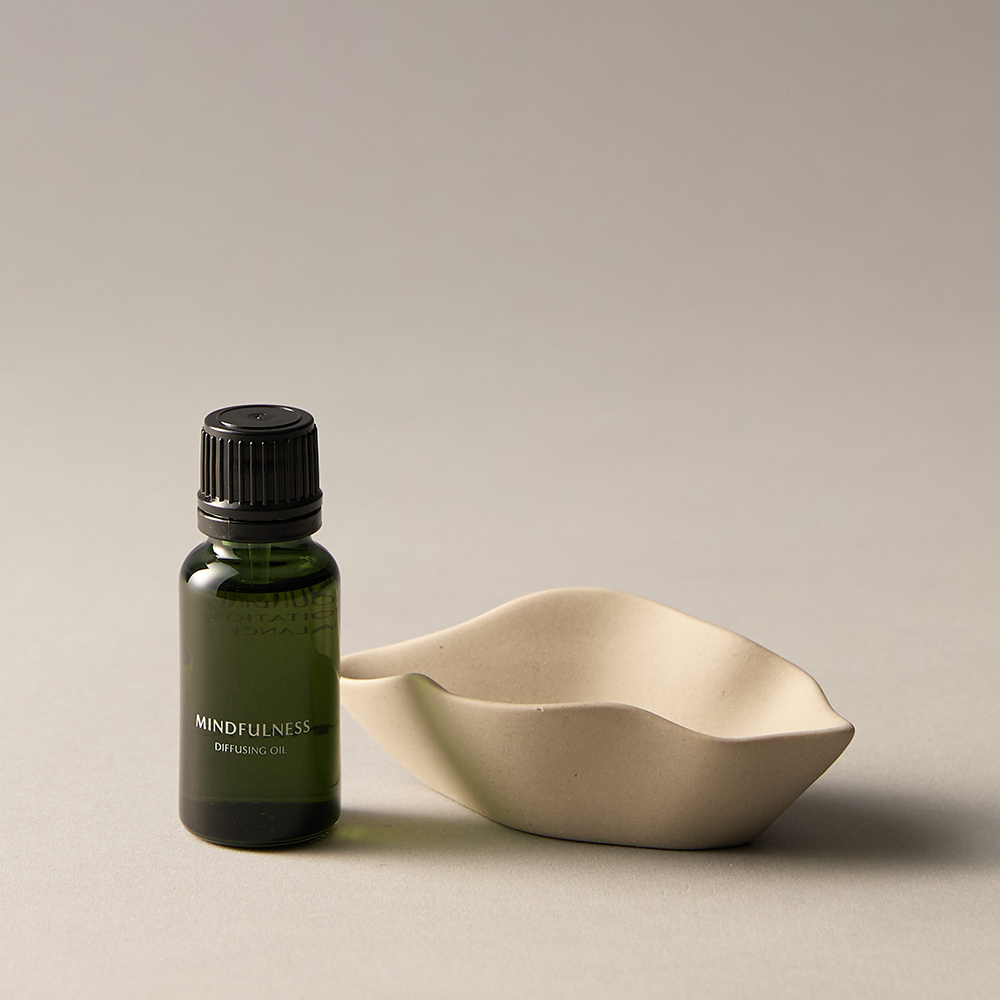 Aromatica x Soil Baker Ceramic Petal Diffuser & Mindfulness Diffusing Oil Set 20ml