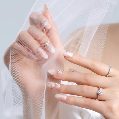 Dashing Diva Magic Press Milky Veil (Almond) Nail Tips