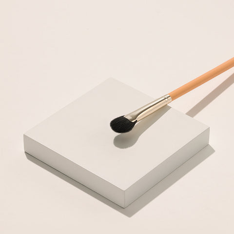 The Tool Lab 228 Eyeshadow Base Brush