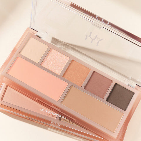Luna Layer Blending Eye Palette 6.6 g (includes Blending Dual Brush)