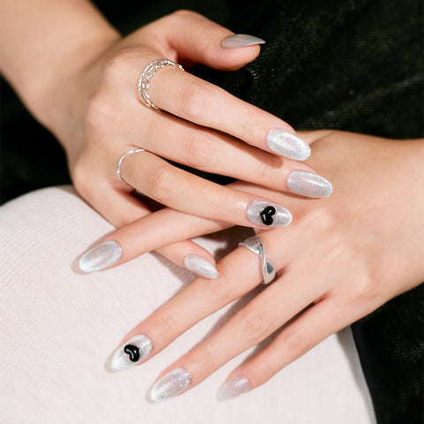 Dashing Diva Magic Press Heart Shade (Almond) Nail Tips