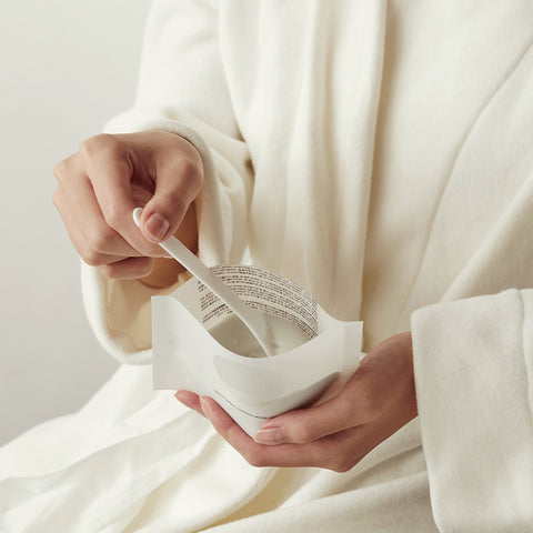 One Thing Eoseongcho Modeling Pack - Single Use (with spatula)