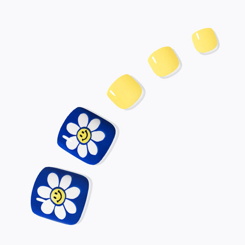 Dashing Diva Magic Press Pedicure Sunny Daisy