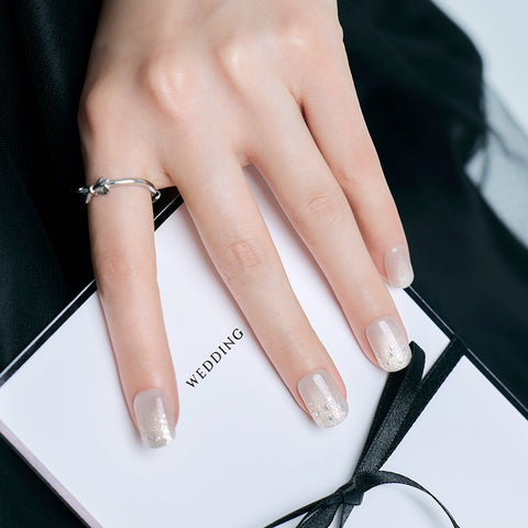 Dashing Diva Magic Press Silver Blessing (Regular Round) Nail Tips