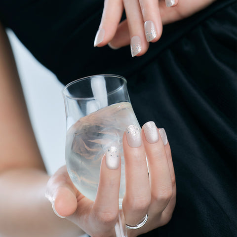 Dashing Diva Magic Press Silver Blessing (Regular Round) Nail Tips