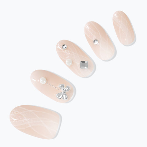 Dashing Diva Magic Press Milky Veil (Almond) Nail Tips