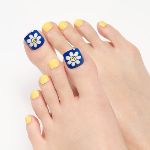 Dashing Diva Magic Press Pedicure Sunny Daisy