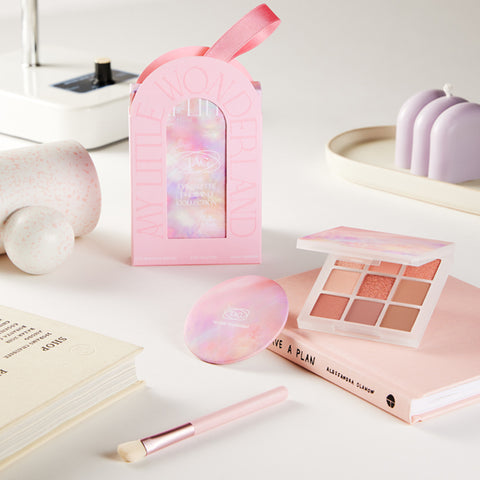 Too Cool For School Tag Wonderland Dreaming Collection (Wonderland Eye Palette, Hand Mirror & Brush)