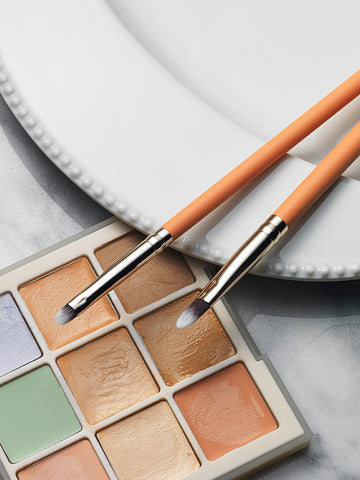 The Tool Lab Dark Instant Cover Duo Concealer & Brush Set (2-piece)