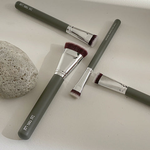The Tool Lab 101 Foundation & Concealer Brush Gray Edition