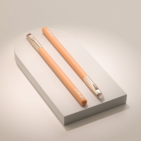 The Tool Lab 216 Eyeliner & Eyebrow Angled Brush