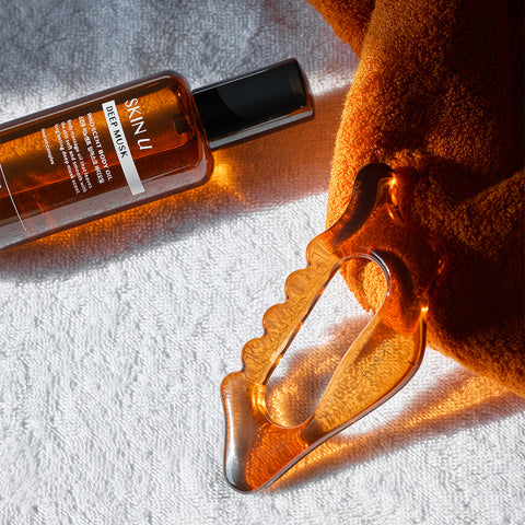 SkinU Innocent Deep Musk Firming Body Oil 130ml & Gua Sha