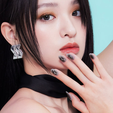 Dashing Diva Magic Press Smoke Shade (Almond) Nail Tips