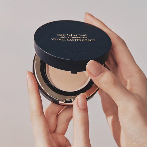 AGE20'S Velvet Lasting Pact 14g x2 + 14g Refills x2 (includes lip balm, 2 puffs, 6ml Tone-up Base)
