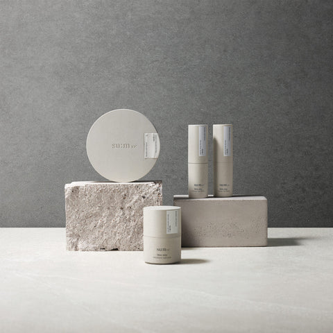 SU:M37 Skin-Stay Soft Glow Cushion (13g + Refill 13g)