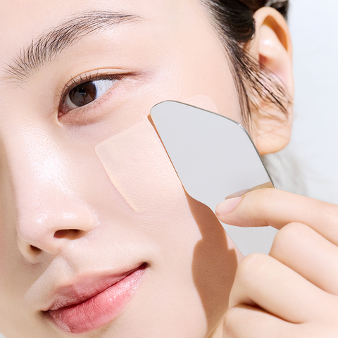 ISA KNOX Vita Wear Cover Foundation Spatula