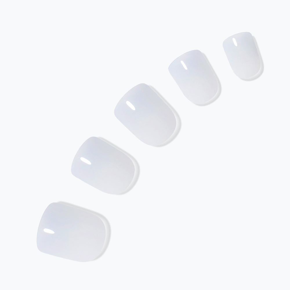 Dashing Diva Magic Press Airy Blue (Short Square) Nail Tips